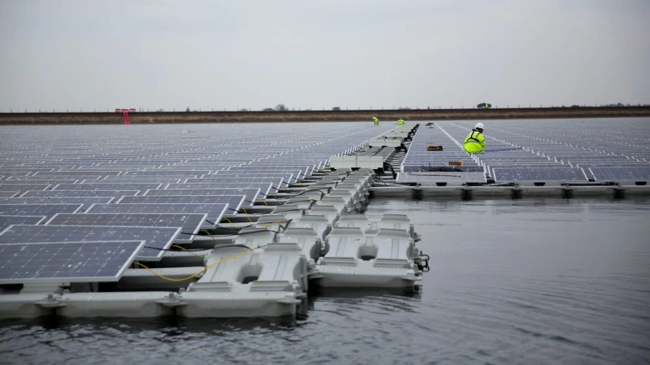 Using Solar Power Reduces Water Pollution